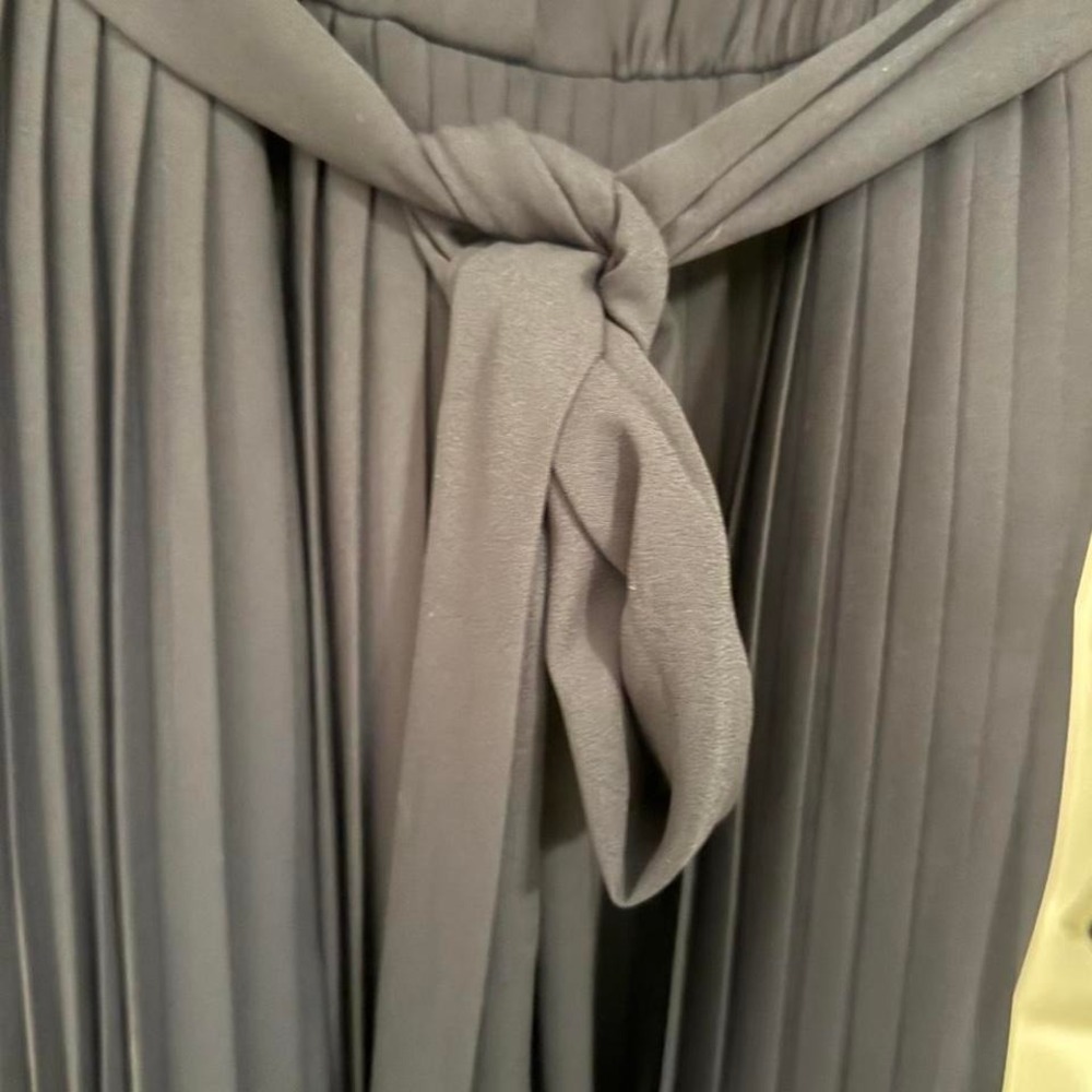 J.Crew navy pleated dress w/ tie waist, bell sleeves. Missing 1 belt loop. Sz 4 - Picture 4 of 8